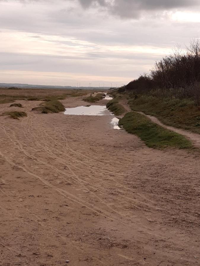 Les Obiones, Fort Mahon Plage, magnifique studio cabine 4p vue latérale mer avec balcon , parking privé gratuit, wifi, classé 2 étoiles, exposition plein sud en Baie de Somme Esterno foto
